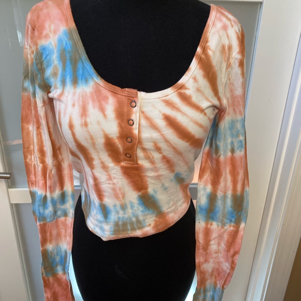 Aeropostale Cropped Tie-Dyed Shirt
